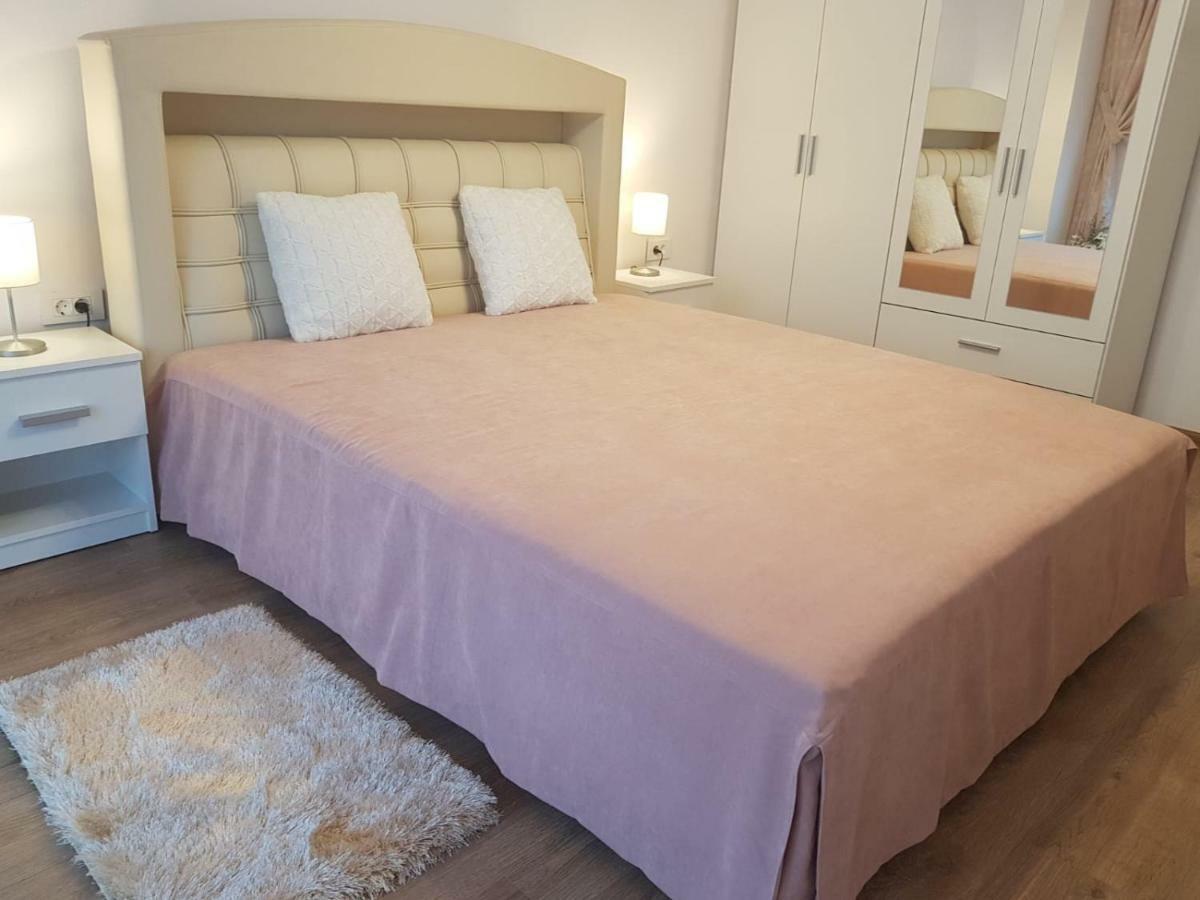 Apartament Monadin 3 Braşov Buitenkant foto