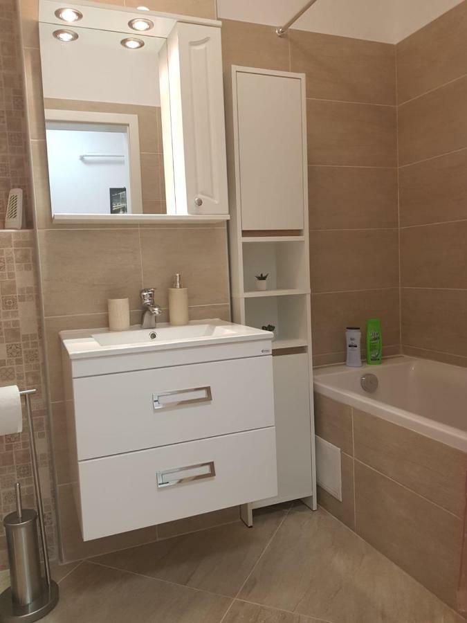 Apartament Monadin 3 Braşov Buitenkant foto