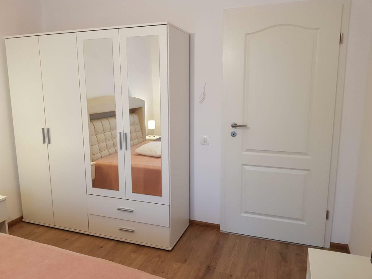 Apartament Monadin 3 Braşov Buitenkant foto