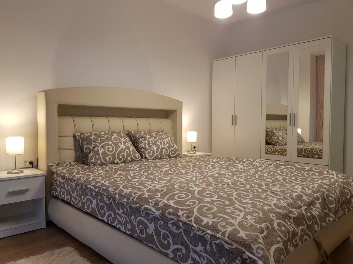 Apartament Monadin 3 Braşov Buitenkant foto
